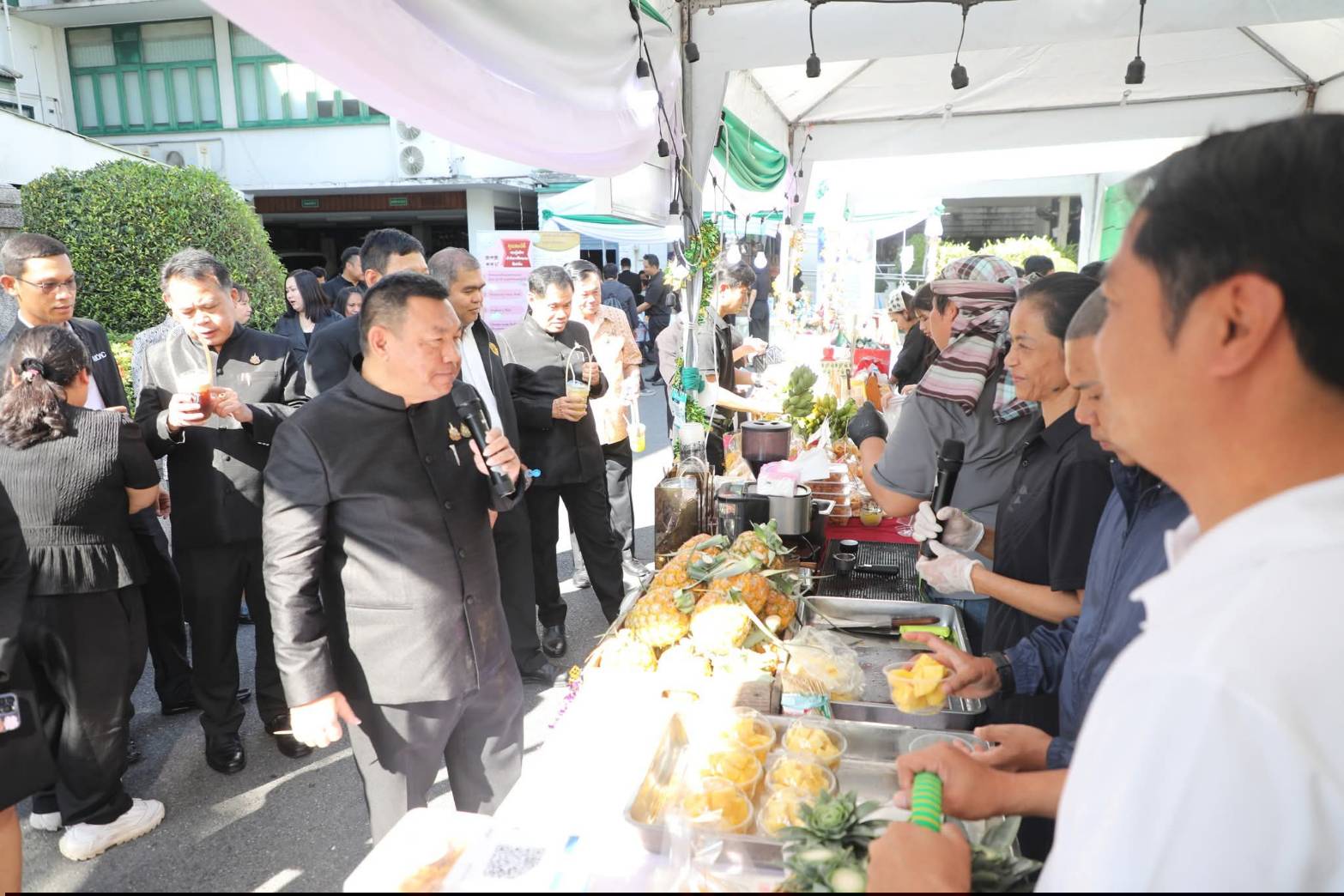 title - ส.ป.ก. เดินหน้าส่งเสริมรายได้เกษตรกร จัดงาน “ส่งความสุขปีใหม่ มอบให้เกษตรกรในเขตปฏิรูปที่ดิน” ทั่วประเทศ  ณ สำนักงานการปฏิรูปที่ดินเพื่อเกษตรกรรม ถนน ราชดำเนินนอก